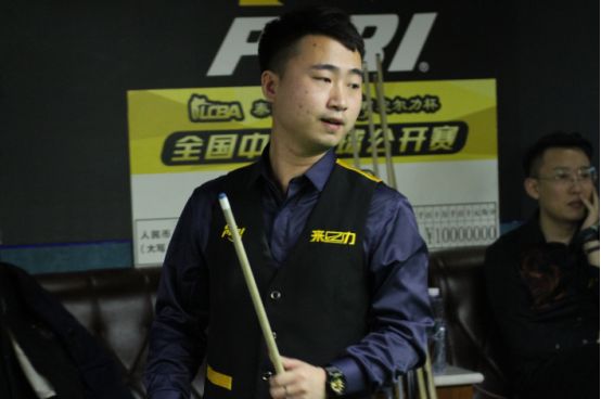 记者：伊尼戈、卡萨多右膝不适，原则上将退出本期国家队.