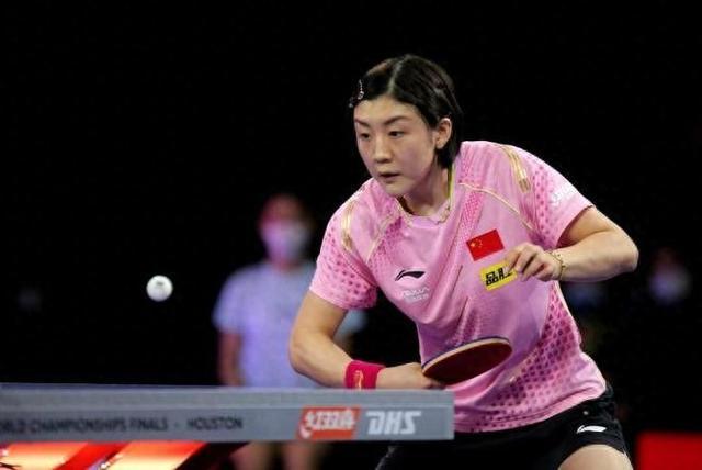 年轻才俊崭 年轻才俊崭