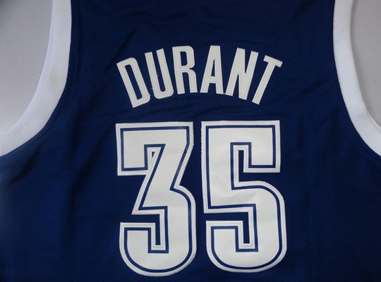 体育世界女排联赛：两度落后强势翻盘 塞尔维亚3-2日本