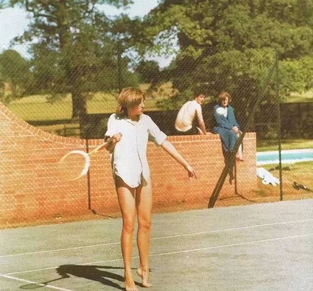 对话里拿足 对话里拿足