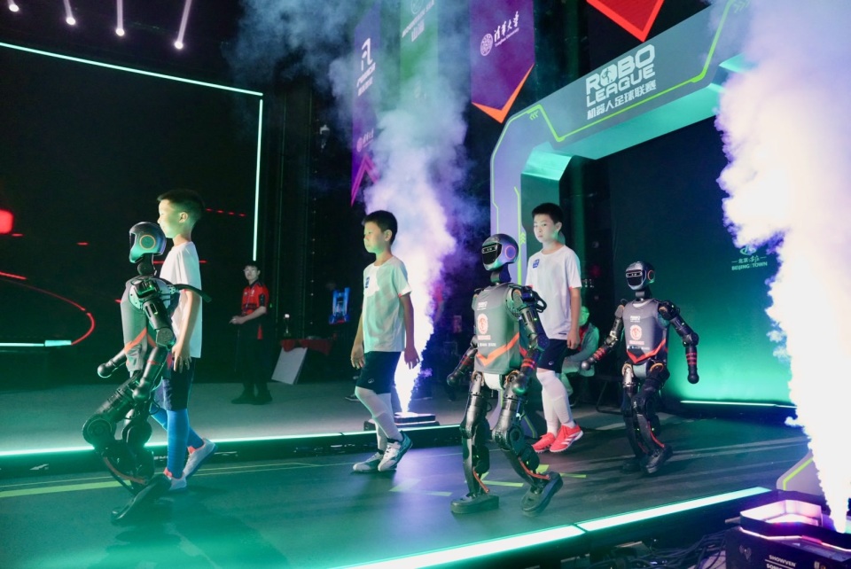 SI谈杨瀚森：能为开拓者提供替补火力 很可能赛季初就成板凳核心