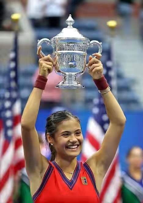 SI谈杨瀚森：能为开拓者提供替补火力 很可能赛季初就成板凳核心