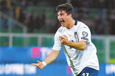 由强势一方 由强势一方